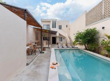 Casa de 6 habitaciones, Mérida · Casa en Venta en El Centro de Mérida, Yucatán