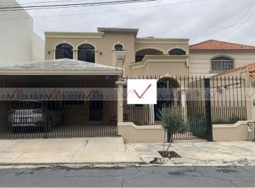 Casa · 391m² · 4 Recámaras · 2 Estacionamientos · Casa en Venta en Lagos del Bosque