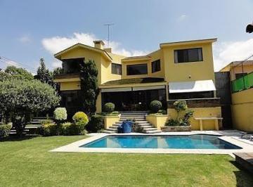 Casa de 4 habitaciones, Cuernavaca · Casa en Venta en Loma Linda, Camelia, Cuernavaca con Alberca Privada