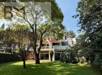 Casa en condominio de 3 habitaciones, Miguel Hidalgo · Casa en Venta con Alberca Techada en Cerrada con Vigilancia Acceso por Reforma Lomas
