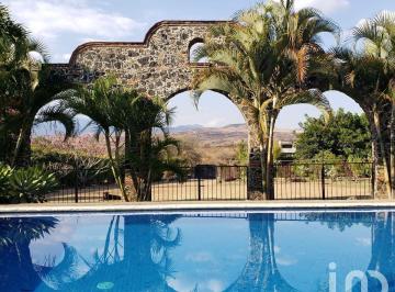 Casa · 721m² · 5 Recámaras · 5 Estacionamientos · Finca en Venta Lomas de Cocoyoc