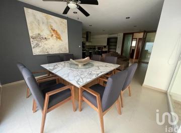 Casa · 880m² · 5 Recámaras · 3 Estacionamientos · Casa en Renta en Lomas de Cocoyoc, Morelos.
