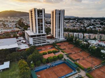 Departamento · 131m² · 3 Recámaras · 2 Estacionamientos · Venta de Departamento en Classiqa Chapalita, a un Lado del Club Atlas, a 5 Minutos del Parque Metrop