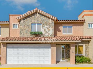 Casa en condominio de 3 habitaciones, Pachuca · Casa en Venta en Real Madeira, Pachuca de Soto, Hidalgo C. P. 42082