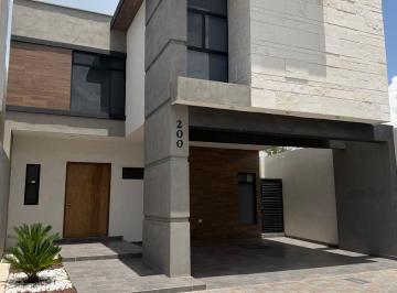 Casa de 4 habitaciones, Arteaga · Casa en Renta en Privanzas del Campestre El Roble