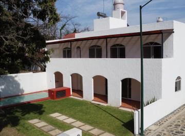 Casa de 4 habitaciones, Tlayacapan · Casa Sola en Venta con Alberca en Fraccionamiento Tlayacapan Morelos