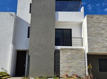 Casa en condominio de 4 habitaciones, El Marqués · Bonita Casa en Venta en Zibata con Roof Garden y 4rec