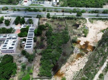 Terreno / Lote · 10000m² · Terreno en Venta Sobre Periférico Al Norte de Mérida