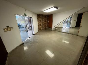 Edificio · 900m² · 6 Estacionamientos · Edificio Comercial Cerca de Cintermex