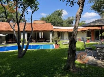 Casa en condominio · 1394m² · 5 Recámaras · 4 Estacionamientos · Casa en Condominio en Venta en Real de Tezoyuca, Morelos