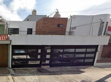 Casa de 5 habitaciones, Guadalajara · Hermosa Casa en Remate, Bosques de La Victoria, Guadalajara, Jalisco.
