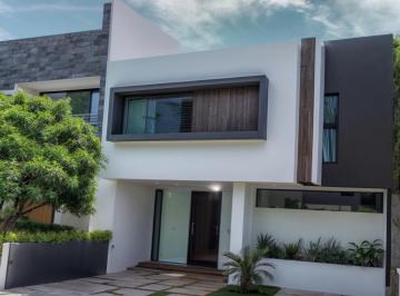 Casa de 3 habitaciones, Corregidora · Casa en Venta en Cañadas del Arroyo, 3 Recámras, Jardín, Diseño de Autor, Lujo