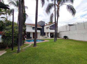 Casa · 609m² · 3 Recámaras · 4 Estacionamientos · Casa - Reforma