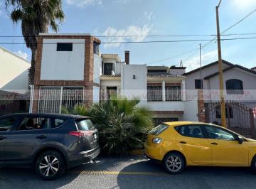 Casa · 300m² · 3 Recámaras · 3 Estacionamientos · Casa en Renta en Saltillo