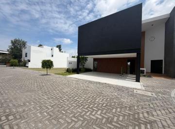 Casa 200m² Renta Lomas de Angelópolis · Renta de Casa Nueva con Recamsra en Planta Baja Zona Lomas de Ángelópolis, Sáb Andrés Cholula