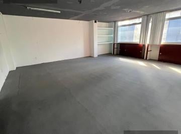 Oficina · 2 Estacionamientos · Oficina en Renta