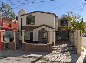 Casa de 3 habitaciones, Saltillo · Hermosa Casa en Remate en Pino, El Baluarte, Saltillo, Coahuila.