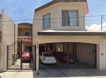 Casa de 4 habitaciones, Saltillo · Hermosa Casa en Remate en de Los Pilares, República Poniente, Saltillo, Coahuila