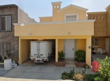 Casa de 3 habitaciones, Monterrey · Oportunidad de Inversión en Los Pirineos, Lomas Cumbre Alta, Monterrey, N. L.