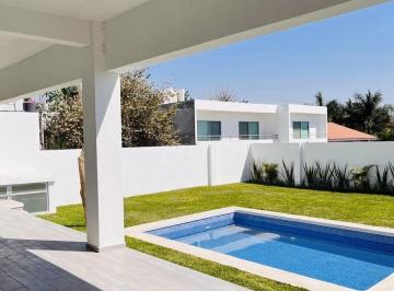 Casa · 400m² · 5 Recámaras · 2 Estacionamientos · Casa - Fraccionamiento Burgos Bugambilias