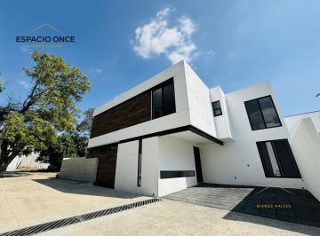Casa · 198m² · 4 Recámaras · 2 Estacionamientos · Casa en San Antón