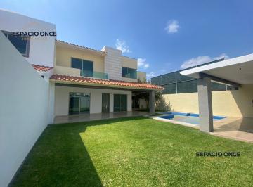 Casa · 250m² · 4 Recámaras · 2 Estacionamientos · Casa en Lomas de Jiutepec