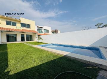 Casa · 165m² · 4 Recámaras · 2 Estacionamientos · Casa en Real del Puente