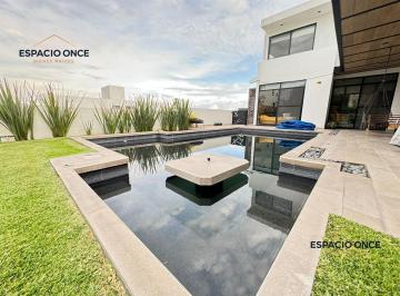 Casa · 336m² · 3 Recámaras · 2 Estacionamientos · Casa en Fraccionamiento Lomas de Cocoyoc