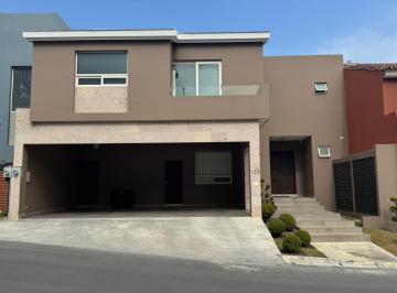 Casa de 4 habitaciones, Monterrey · Casa en Venta en Fracc. Azulejos en Monterrey, N. L.