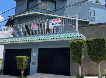Casa · 360m² · 3 Recámaras · 3 Estacionamientos · Casa en Venta en Los Arcos