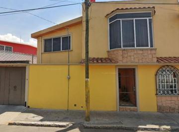 Casa de 4 habitaciones, Texcoco · Venta de Casa con 4 Dorm. y 250 m² Construidos