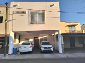Casa de 4 habitaciones, Hermosillo · Casa en Venta Al Norte Dos Plantas, 4 Recamaras, 3 Baños Privada