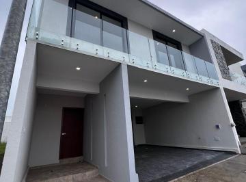 Casa · 220m² · 3 Recámaras · Casa en Fraccionamiento Lomas de La Rioja