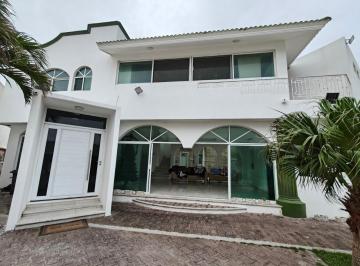 Casa de 6 habitaciones, Alvarado · Se Vende Casa Residencial en Fracc. Playas del Conchal a 1 Cuadra de La Playa