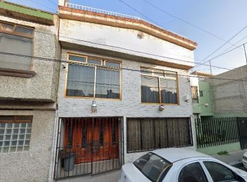 Casa de 4 habitaciones, Gustavo A. Madero · Casa en Gustavo A. Madero Cercana a Deportivo de Remate