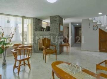 Casa · 280m² · 3 Recámaras · 4 Estacionamientos · Casa en Venta, Cuadrante de San Francisco, Coyoacan