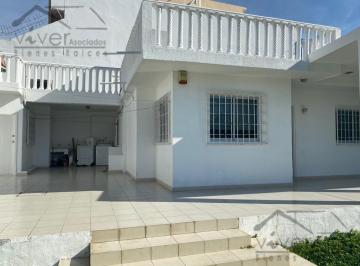 Casa · 160m² · 3 Recámaras · 1 Estacionamiento · Casa en Renta/ Venta en Fracc. El Morro