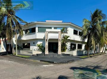 Casa · 776m² · 5 Recámaras · 4 Estacionamientos · Casa de Lujo en Venta en Costa de Oro en Esquina
