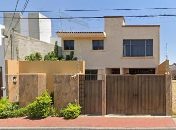 Casa de 5 habitaciones, Aguascalientes · Bonita Casa en Una Exelente Ubicacion Cerca de Escuelas Parques y Hospitales