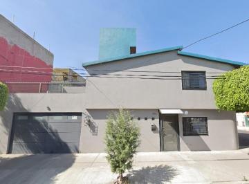 Casa de 4 habitaciones, Venustiano Carranza · Bonita Casa en Una Exelente Ubicacion Cerca de Escuelas Parques y Hospitales