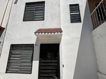 Casa de 2 habitaciones, Tlajomulco de Zúñiga · Casas, Recientemente Remodelada a Cuadras de La Línea 4