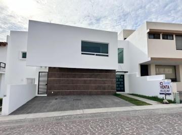 Casa de 3 habitaciones, Querétaro · En Venta Casa en Queretaro Juriquilla Como Nueva! Vig.24hrs. Salon de Fiesta