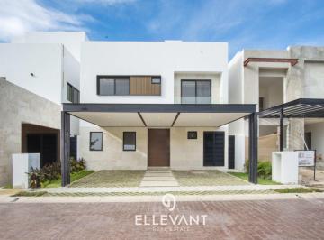 Casa en condominio de 4 habitaciones, Cancún · Casa en Venta y Renta en Residencial Vía Cumbres