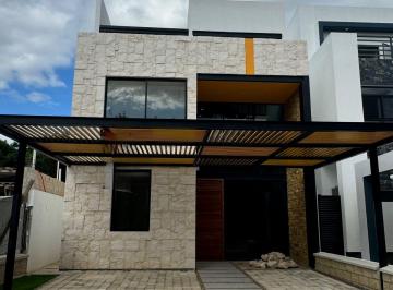 Casa en condominio de 4 habitaciones, Benito Juárez · Casa en Venta en Residencial Aqua