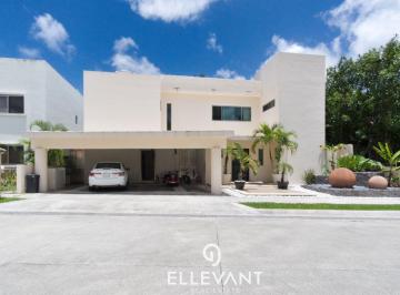 Casa en condominio de 3 habitaciones, Benito Juárez · Casa en Venta en Residencial Villa Magna