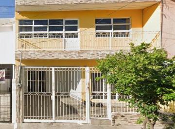 Casa de 3 habitaciones, Guadalajara · Bonita Casa en Una Exelente Ubicacion Cerca de Escuelas Parques y Hospitales