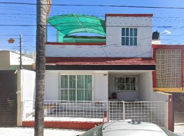 Casa de 4 habitaciones, Guadalajara · Bonita Casa en Una Exelente Ubicacion Cerca de Escuelas Parques y Hospitales