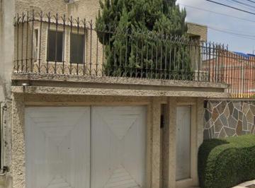 Casa · 350m² · 3 Recámaras · 1 Estacionamiento · Casa en Juan Fernández Albarran