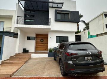 Casa · 230m² · 4 Recámaras · 2 Estacionamientos · Casa en Fraccionamiento en Lomas de Ahuatlán Cuernavaca - Maz - 2219 - Fr