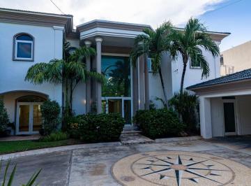 Casa en condominio de 4 habitaciones, Cancún · Casa en Venta o Renta en Residencial Campestre